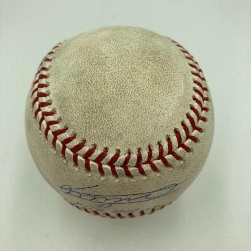 Владимир Гереро - младши . В дебютной играта MLB Използвани Бейзболни топки с Подпис на JSA COA - В играта MLB Използвани бейзболни топки